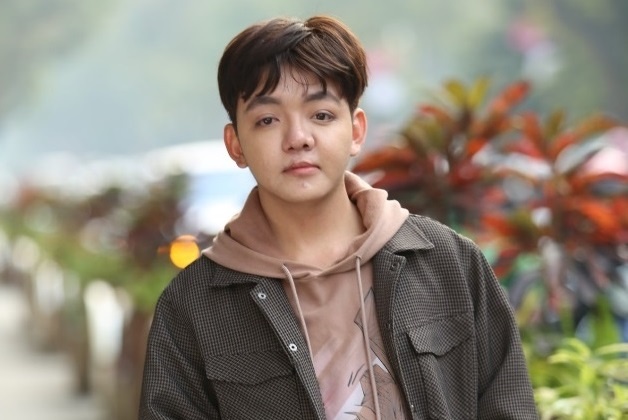 Chang trai gen Z gia truoc tuoi tham my tim lai ngoai hinh tre trung hinh anh