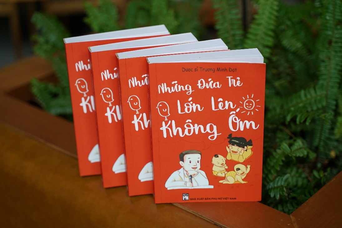 nhung dua tre khong om,  duoc si dat anh 2