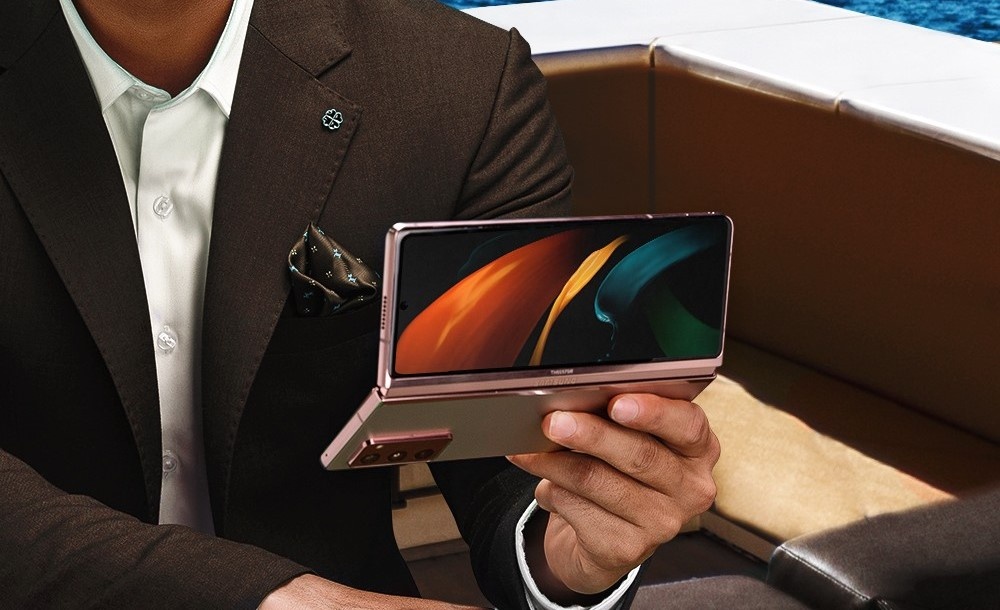 Vi sao Z Fold2 giu ngoi dau tren thi truong dien thoai man hinh gap? hinh anh