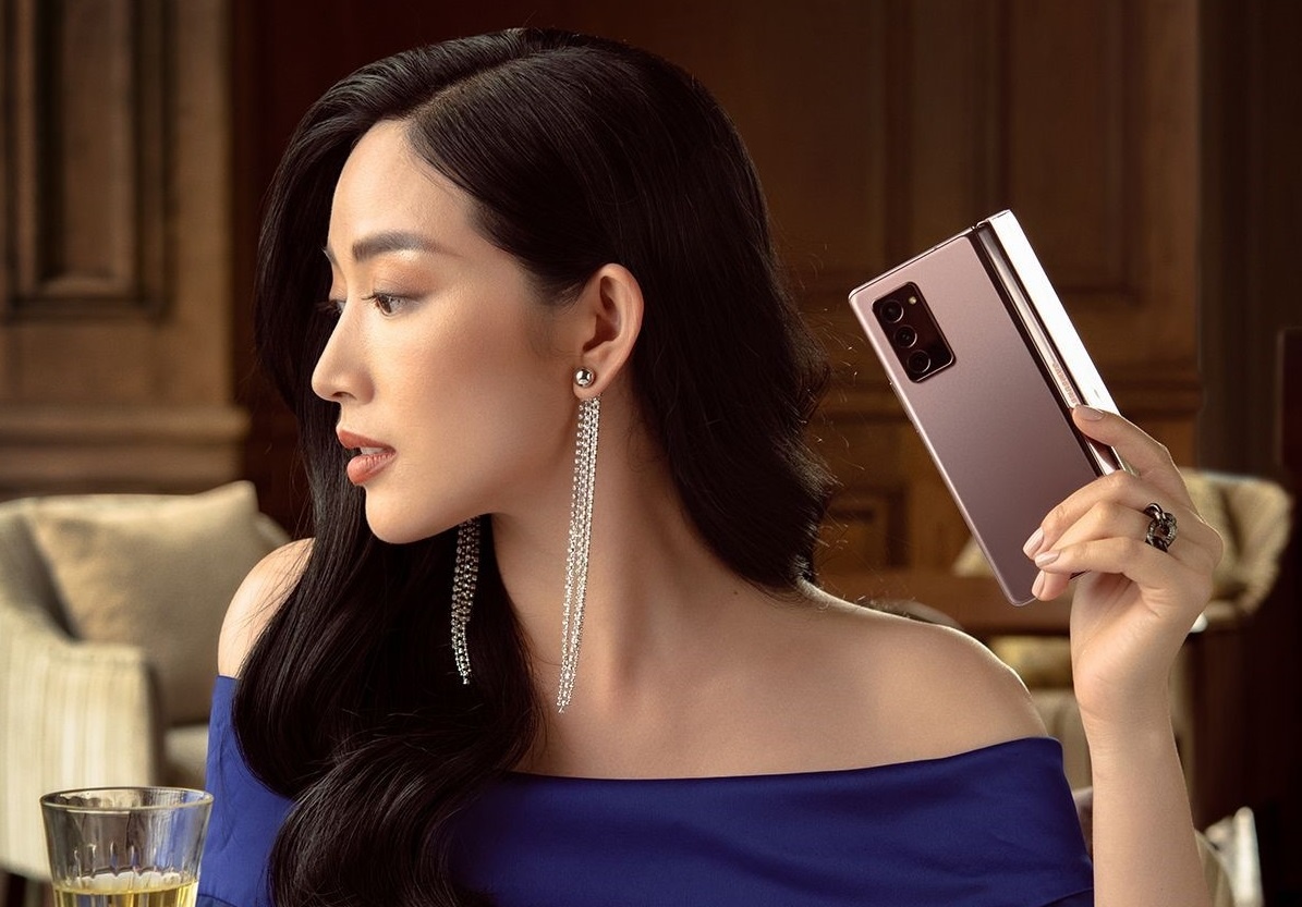 Galaxy Z Fold2 - smartphone cao cap cho nguoi sanh dieu hinh anh
