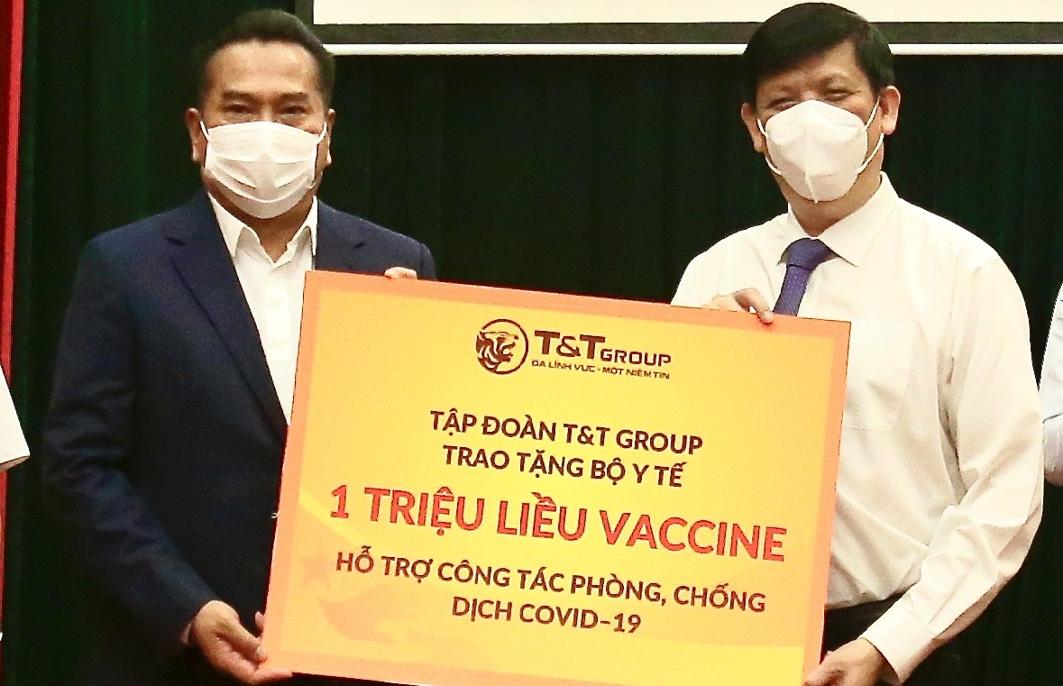 Tap doan T&T cua bau Hien ung ho 1 trieu lieu vaccine Covid-19 hinh anh