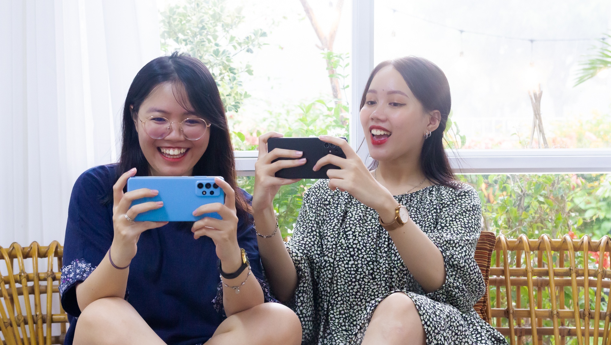 Nguoi tre can gi o mot chiec smartphone? hinh anh