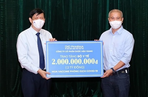 Duoc Hau Giang ung ho 2 ty dong mua vaccine Covid-19 hinh anh