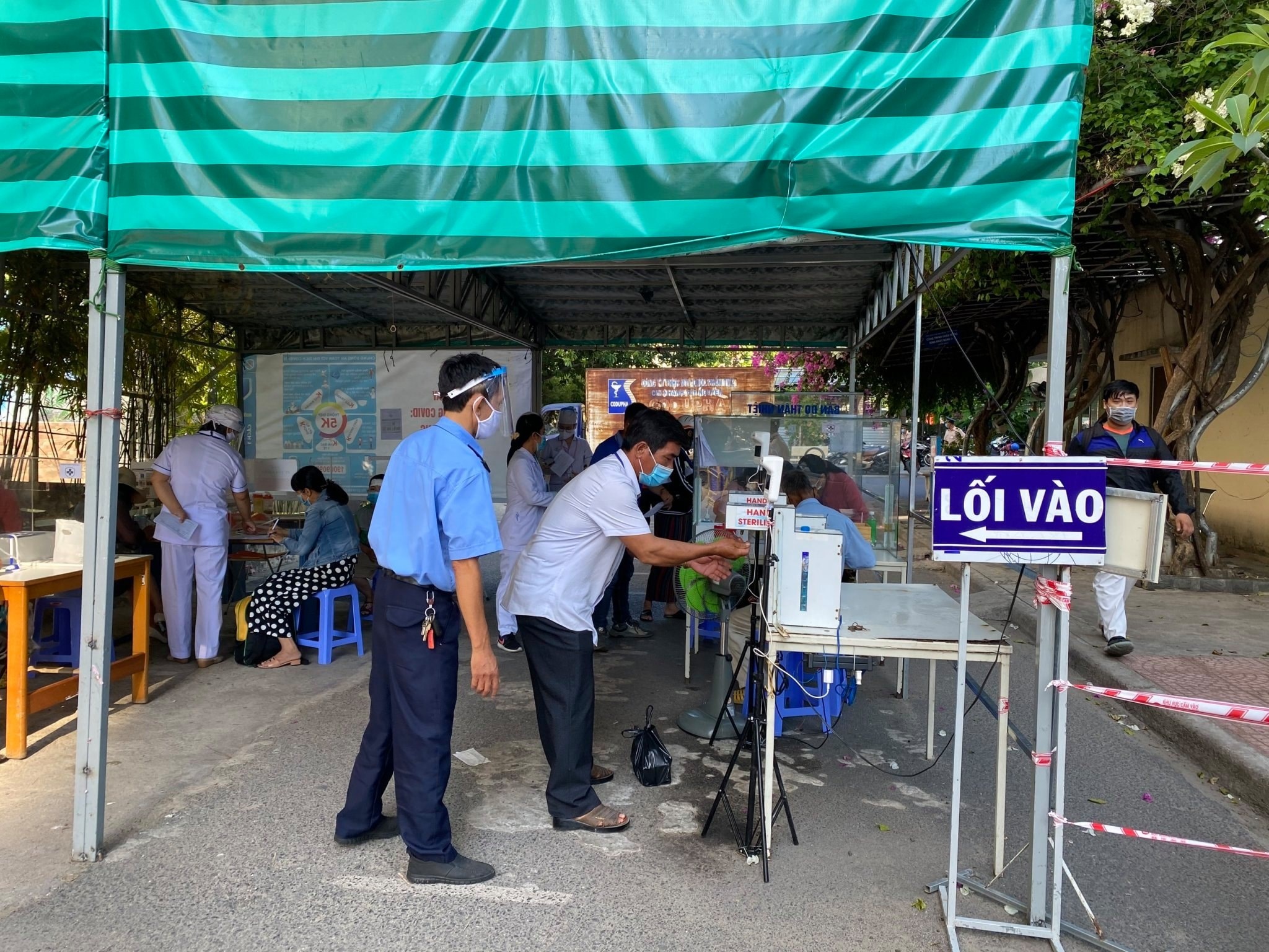 Cac tinh, thanh pho huong dan phong chong dich Covid-19 qua Zalo hinh anh