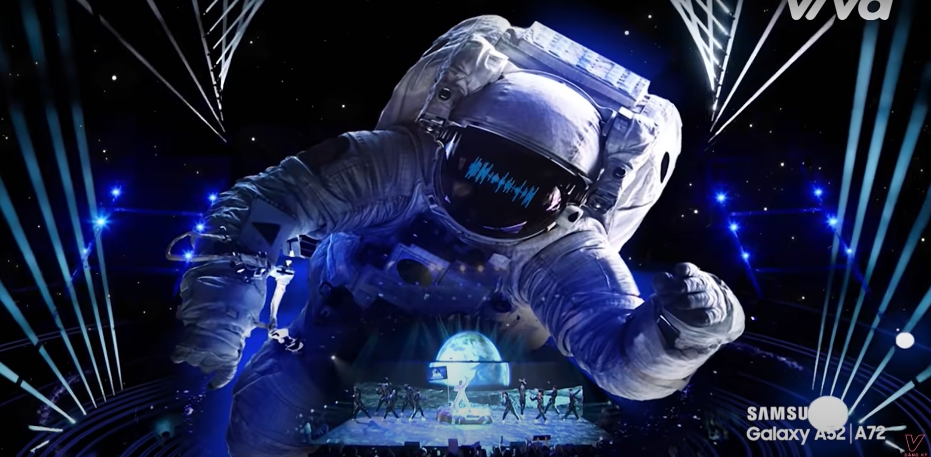 The Heroes - Than tuong doi than tuong,  Galaxy A52 va A72 anh 1