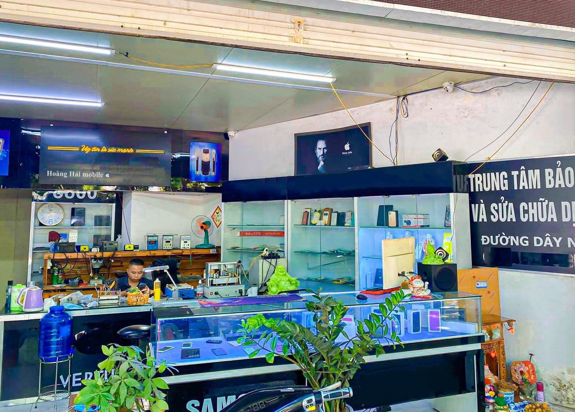 Mua dien thoai online thoi dich tai cua hang Hoang Hai hinh anh