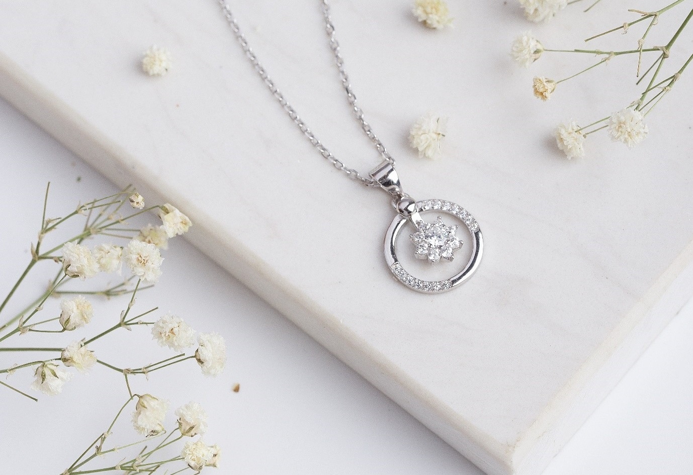 Dia chi mua trang suc bac hop xu huong tai Ha Noi hinh anh