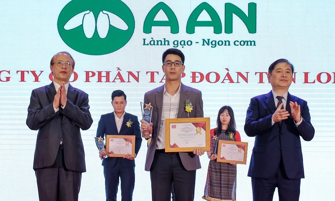 Gao A An giao hang nhanh, dam bao an toan thoi dich hinh anh