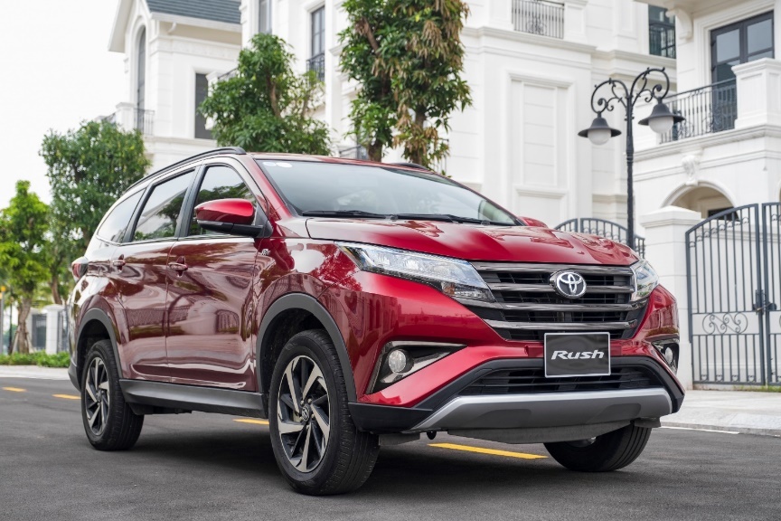 Them tien nghi va uu dai cho khach hang mua xe Toyota Rush hinh anh