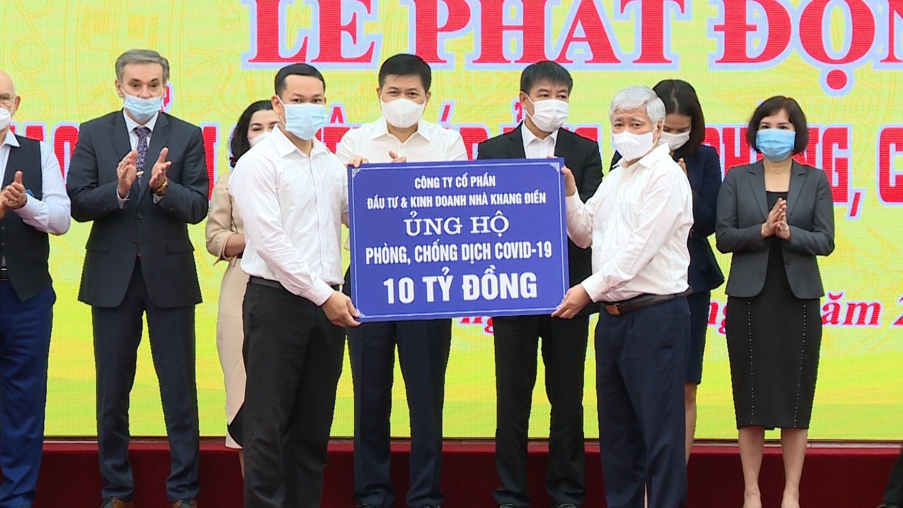 Khang Dien ung ho 20 ty dong mua vaccine phong chong dich Covid-19 hinh anh