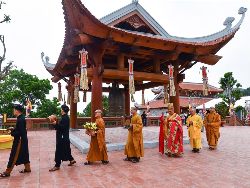 Chiem bai khong gian chua Viet tai quan the tam linh dinh Ba Deo hinh anh