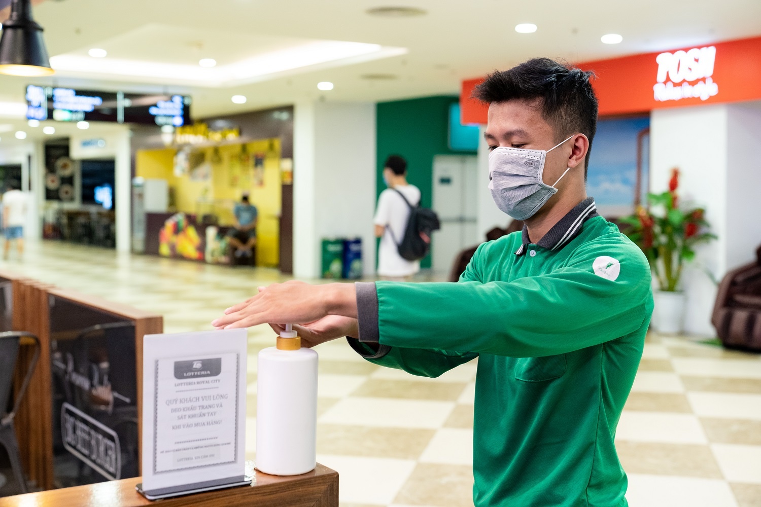 Vincom thuc hien bien phap phong dich nghiem ngat cho shipper hinh anh