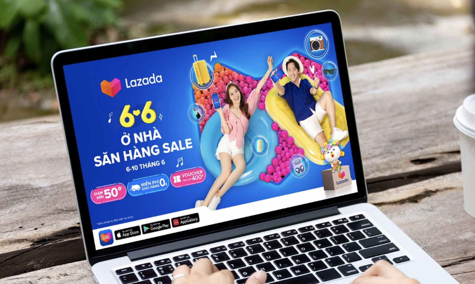 Lazada,  O nha san hang sale anh 1