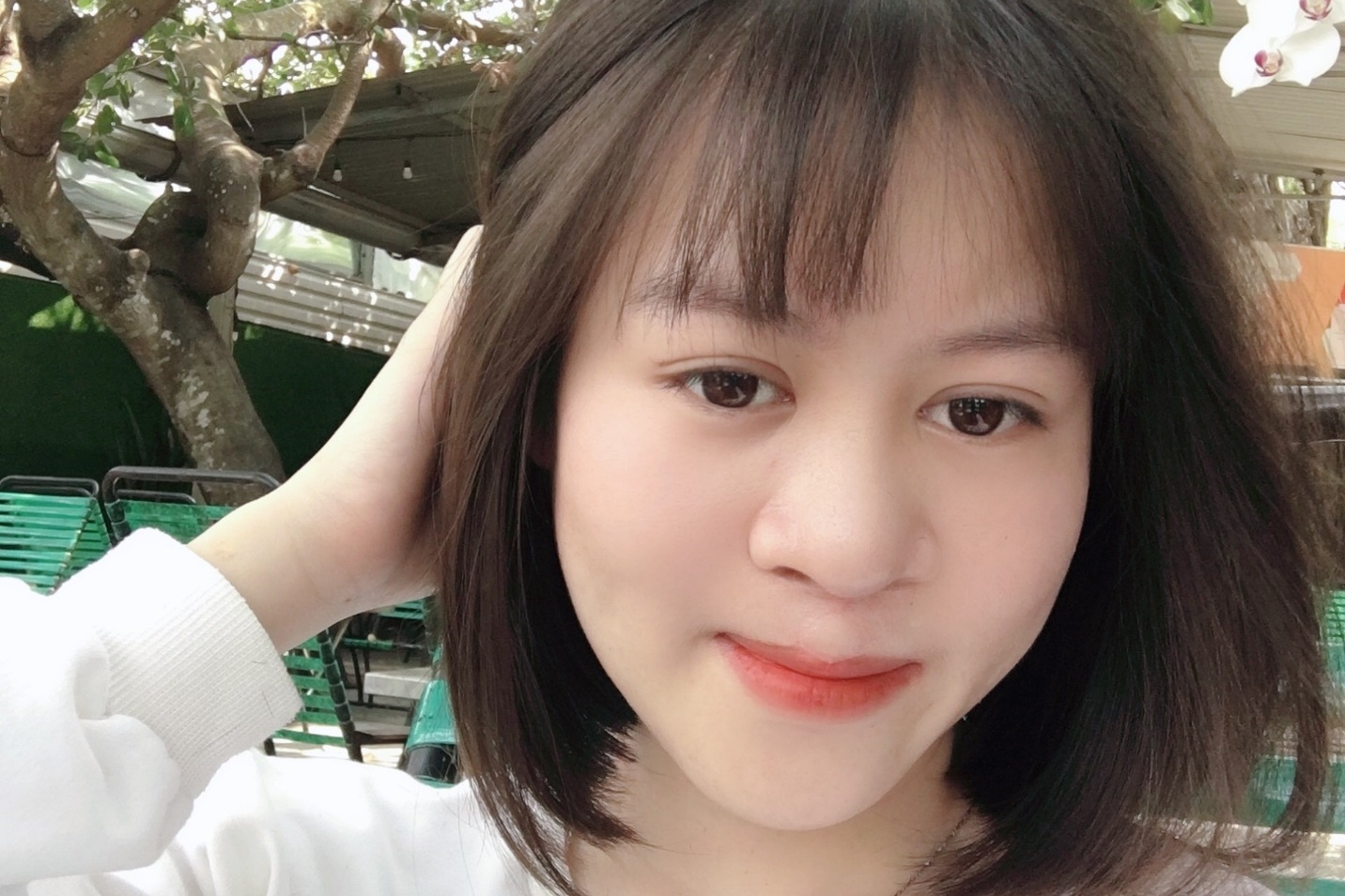 Hanh trinh doi moi dien mao cua co gai 'mieng hung mua' hinh anh