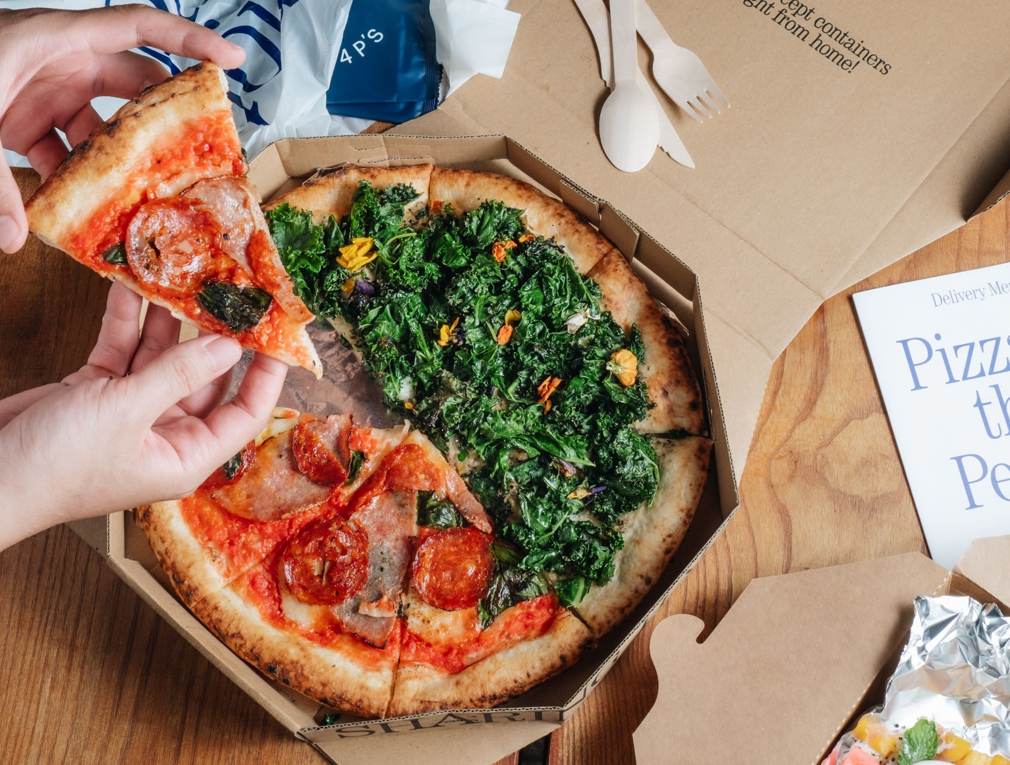 Mot ngay 'an hang tai gia' thoi dich hinh anh