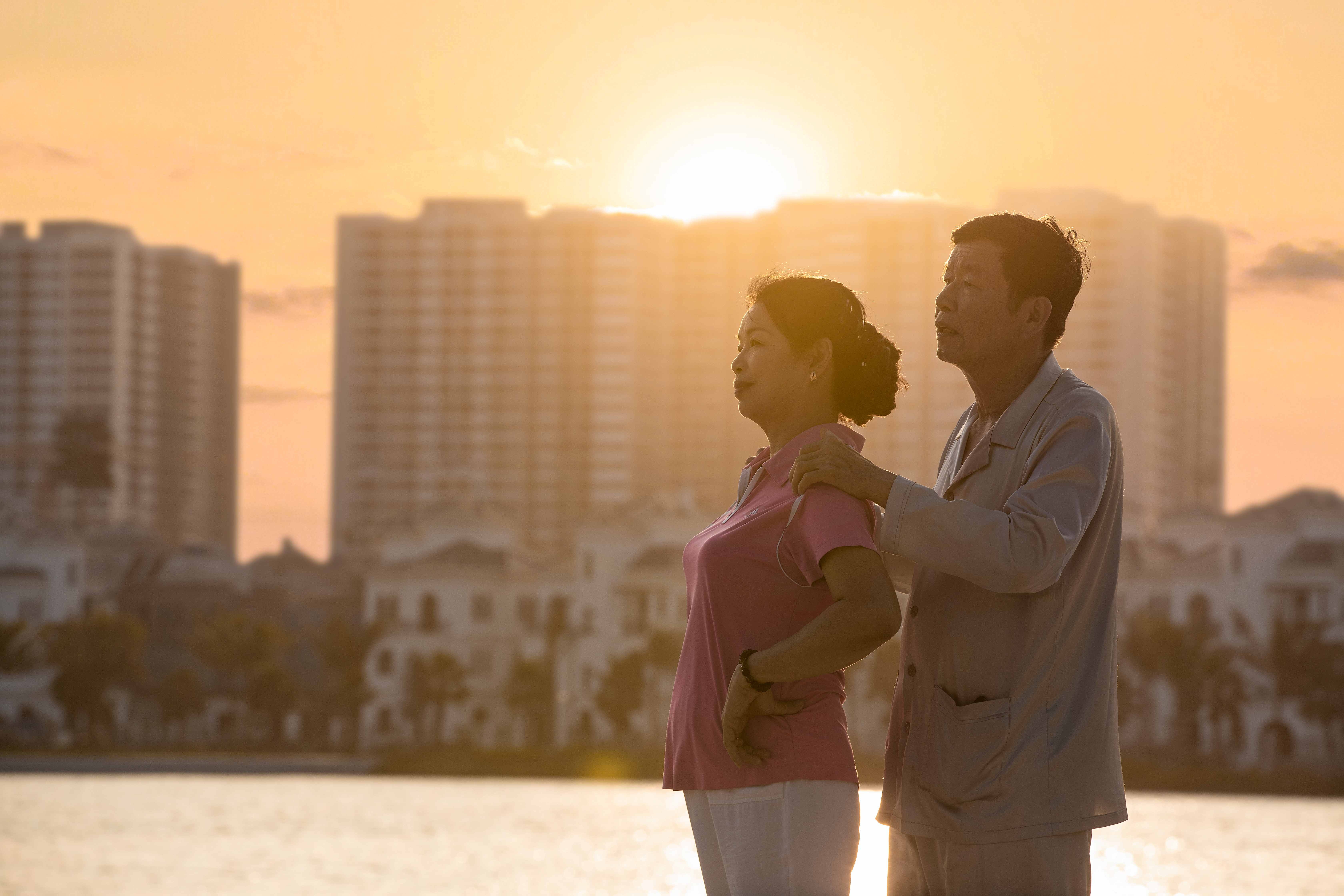 Cuoc song an nhan cua nguoi cao tuoi tai Vinhomes Ocean Park hinh anh