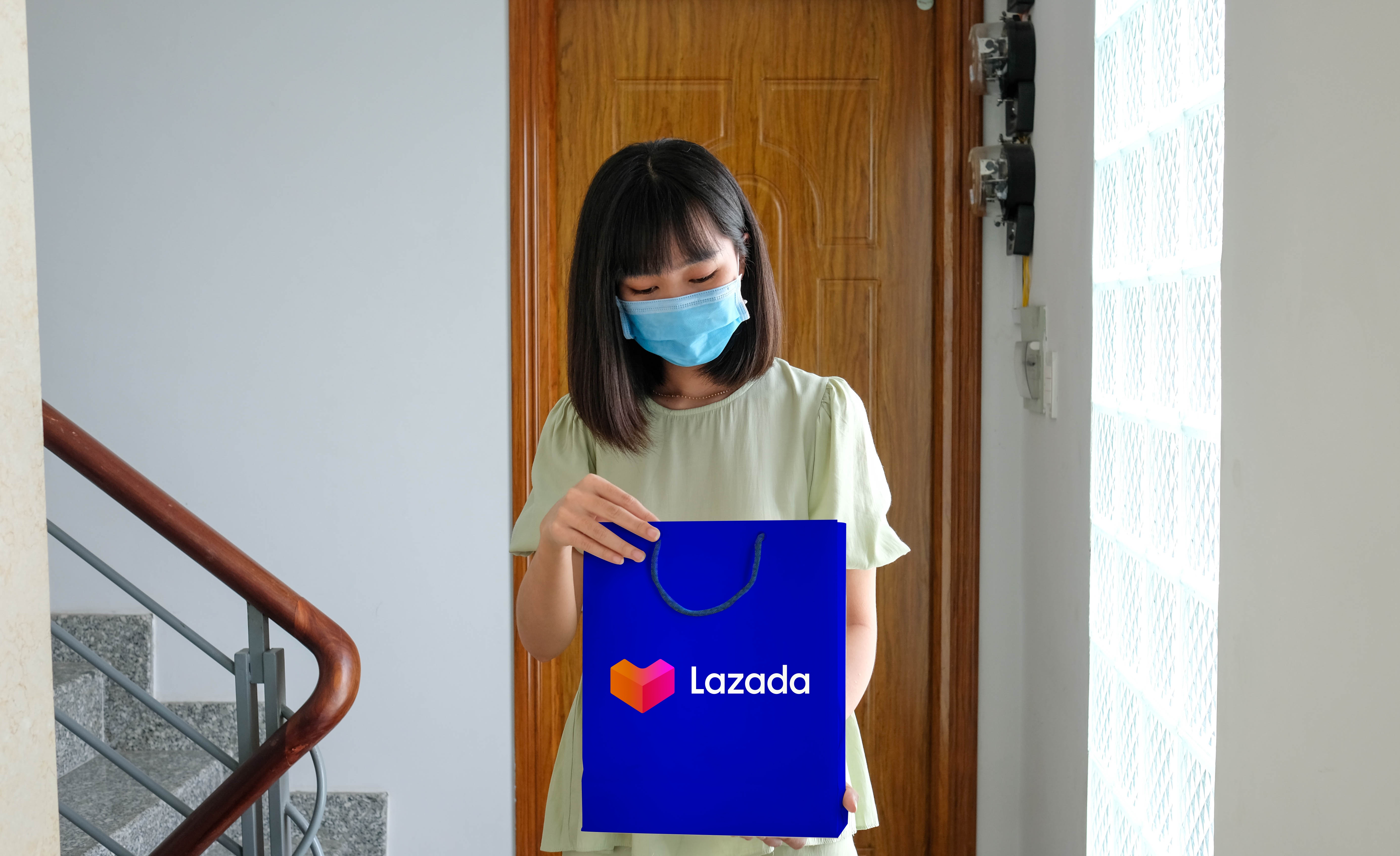 Lazada,  le hoi mua sam he anh 13
