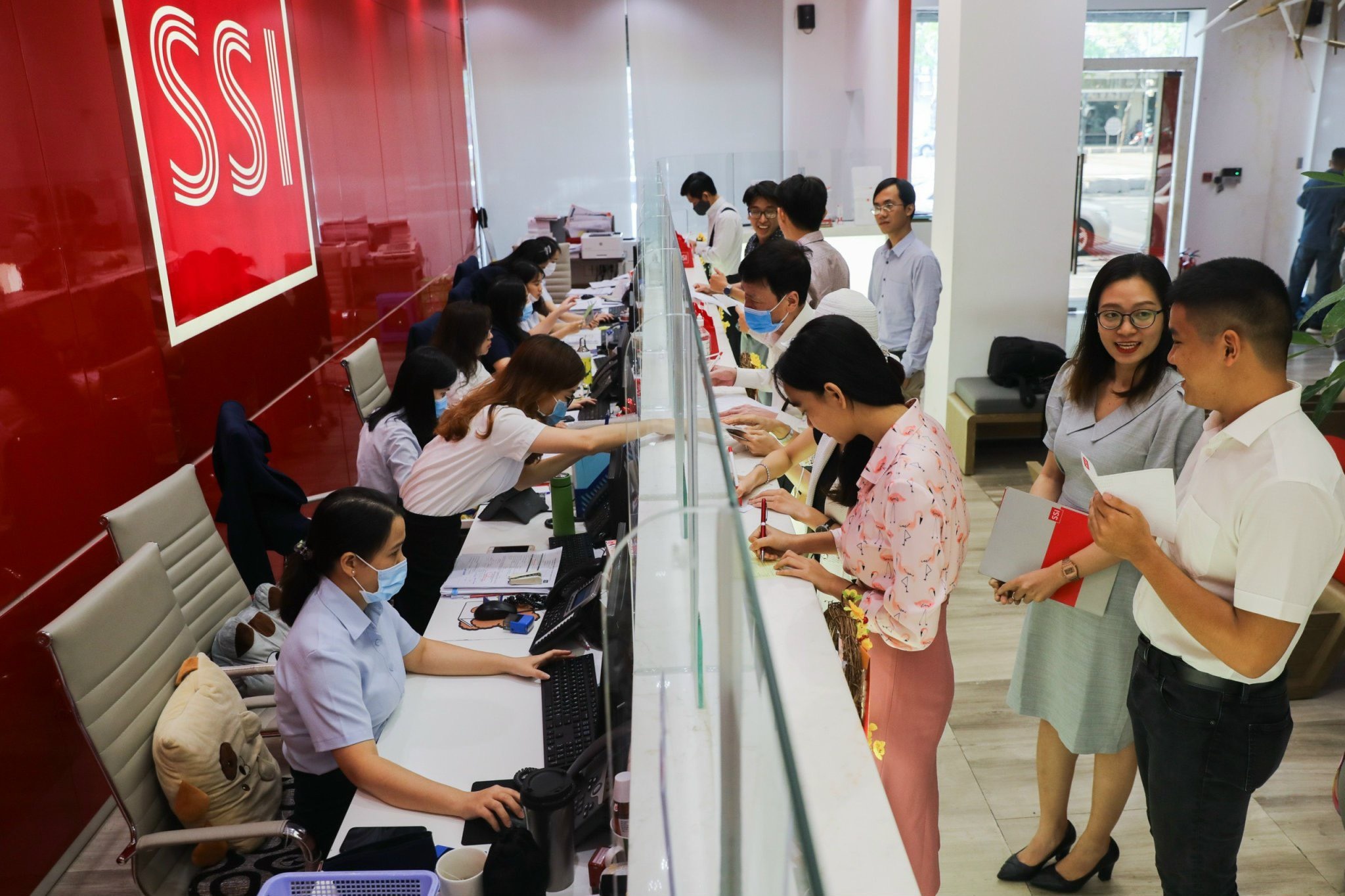 Nguyen Duy Hung,  khoa hoc chung khoan anh 2