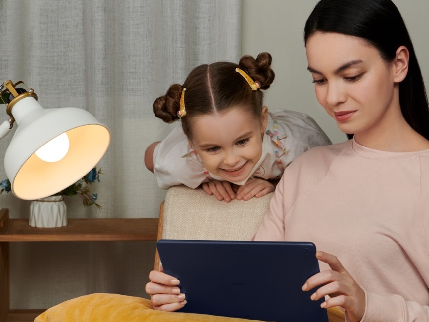 Tablet Huawei MatePad T10 ho tro bao ve mat, quan ly noi dung cho tre hinh anh