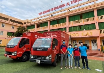 Best Express van chuyen mien phi hang cuu tro den vung dich hinh anh