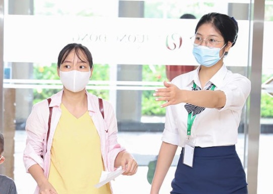 Cach giu an toan khi den benh vien thoi dich hinh anh