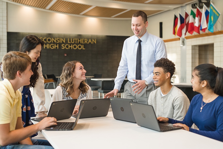 Capstone Viet Nam anh 6