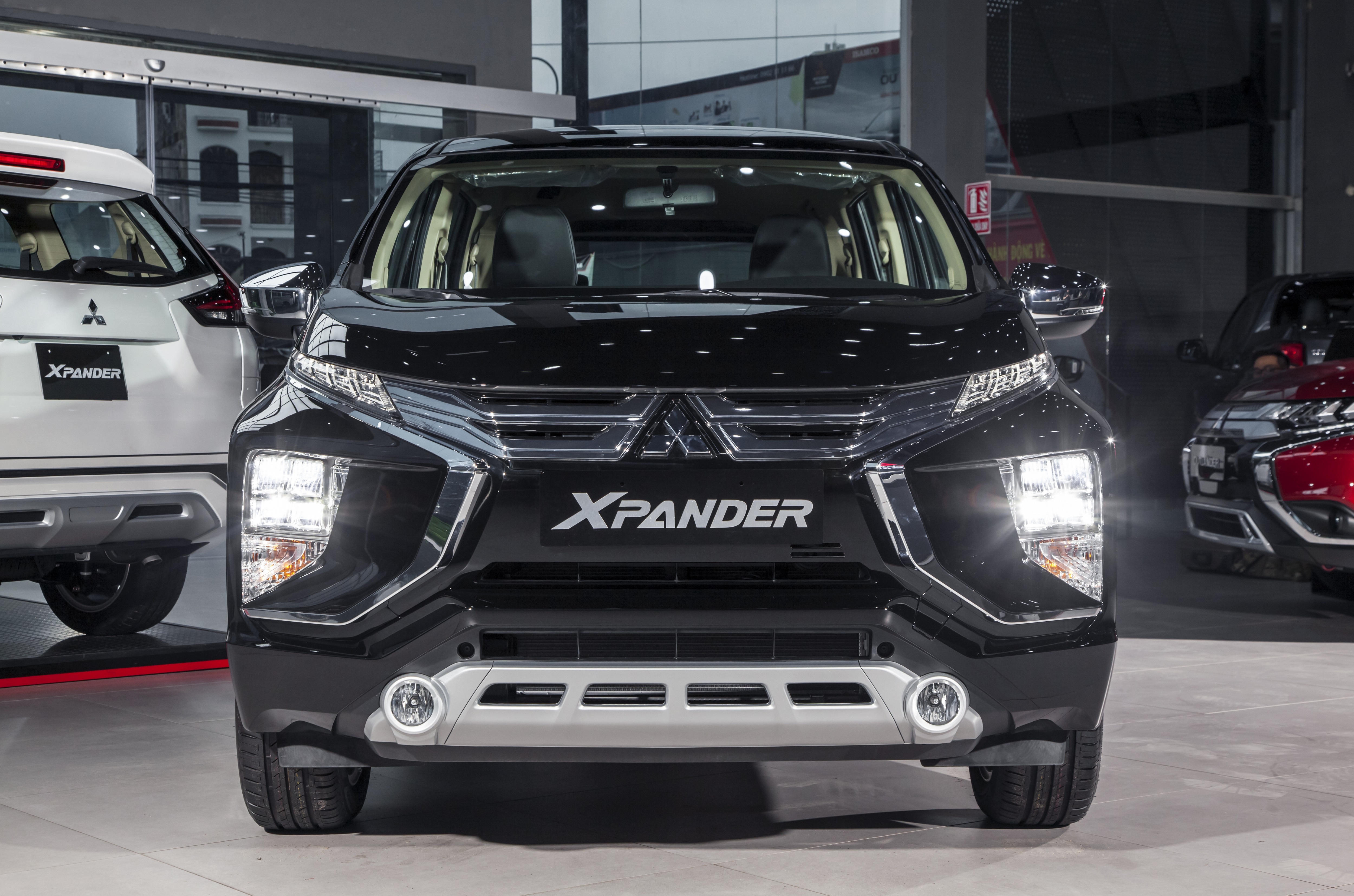 Mitsubishi tang may loc khong khi cho khach mua oto hinh anh