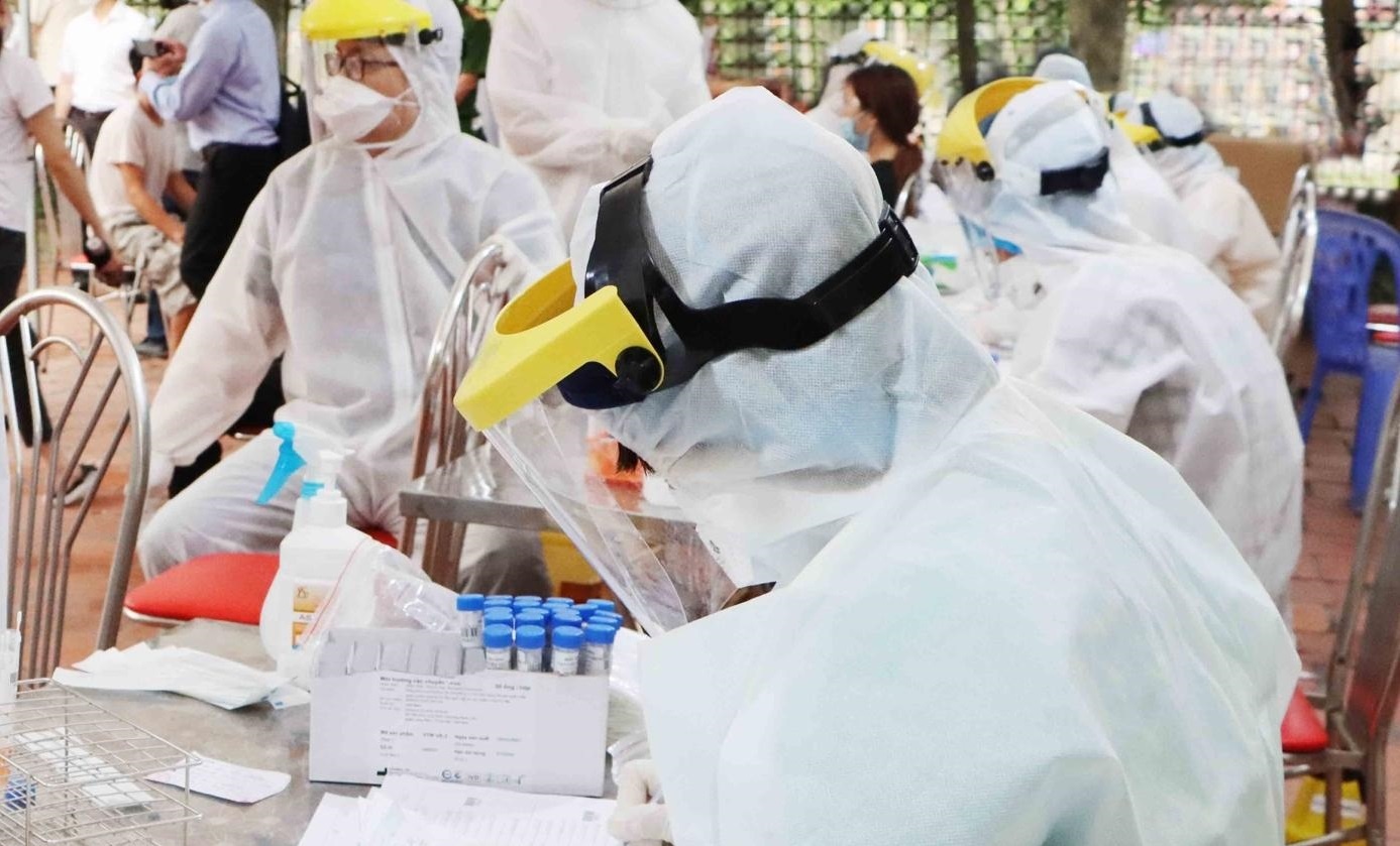 Gan 13.000 lao dong Bac Ninh theo doi trang Zalo chong dich Covid-19 hinh anh