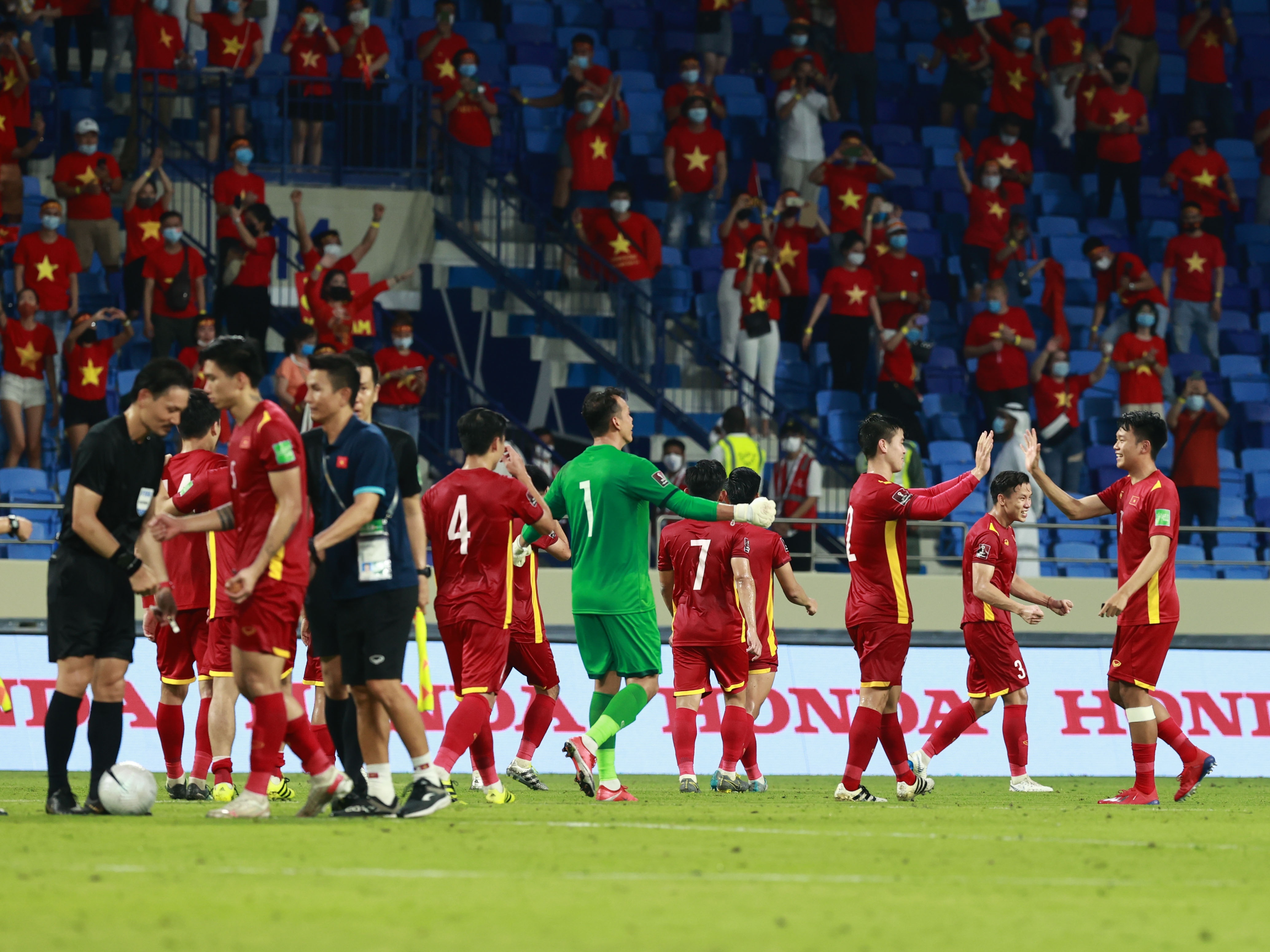 Vung ngoi vua Dong Nam A, Viet Nam day hy vong di tiep o VL World Cup hinh anh
