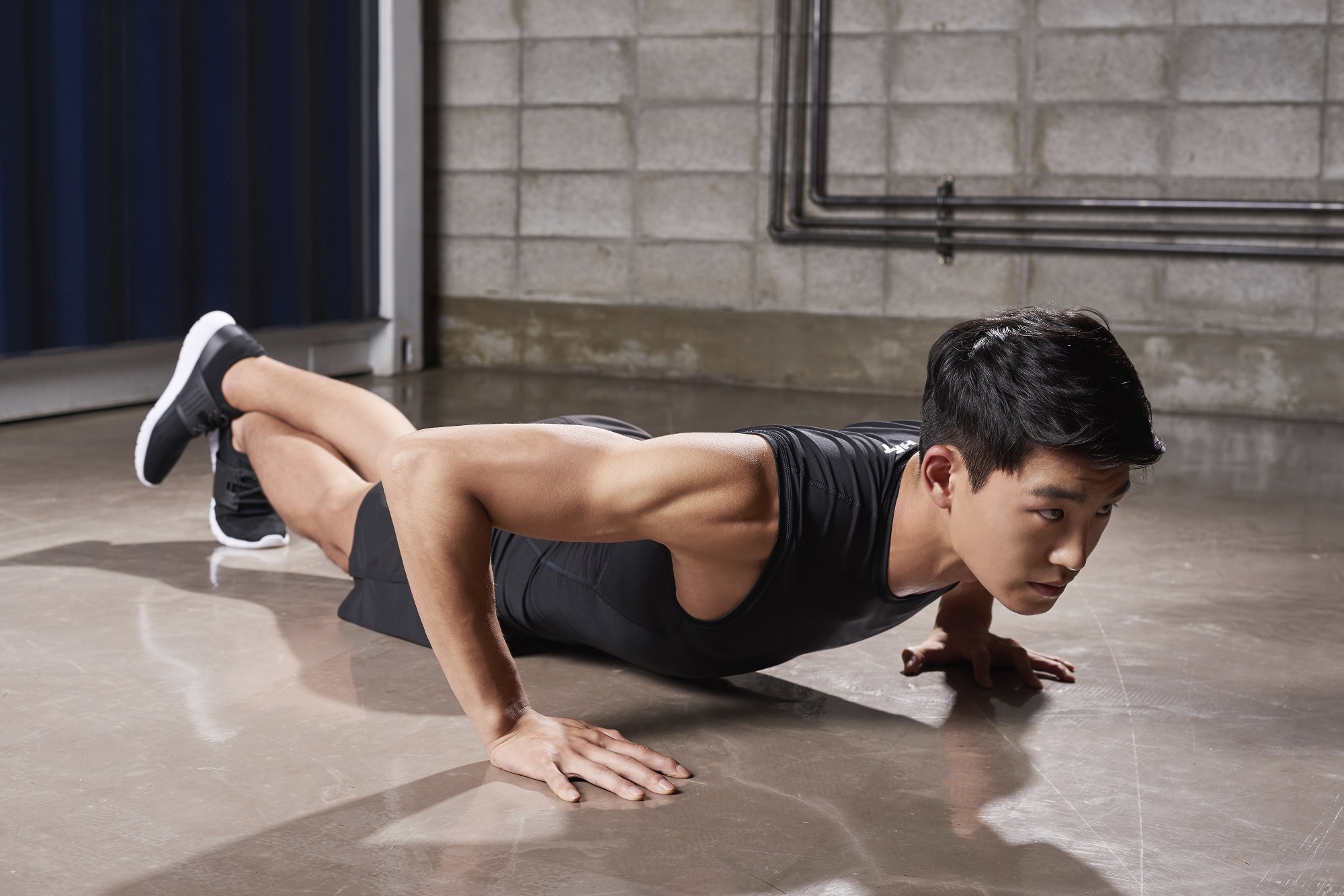 LivWell - tro thu tap luyen the chat trong dich Covid-19 hinh anh