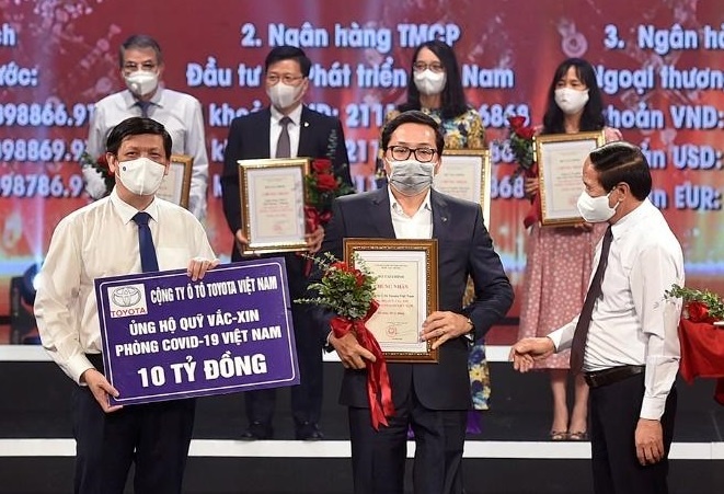 Toyota Viet Nam ung ho 10 ty dong cho quy vaccine Covid-19 hinh anh