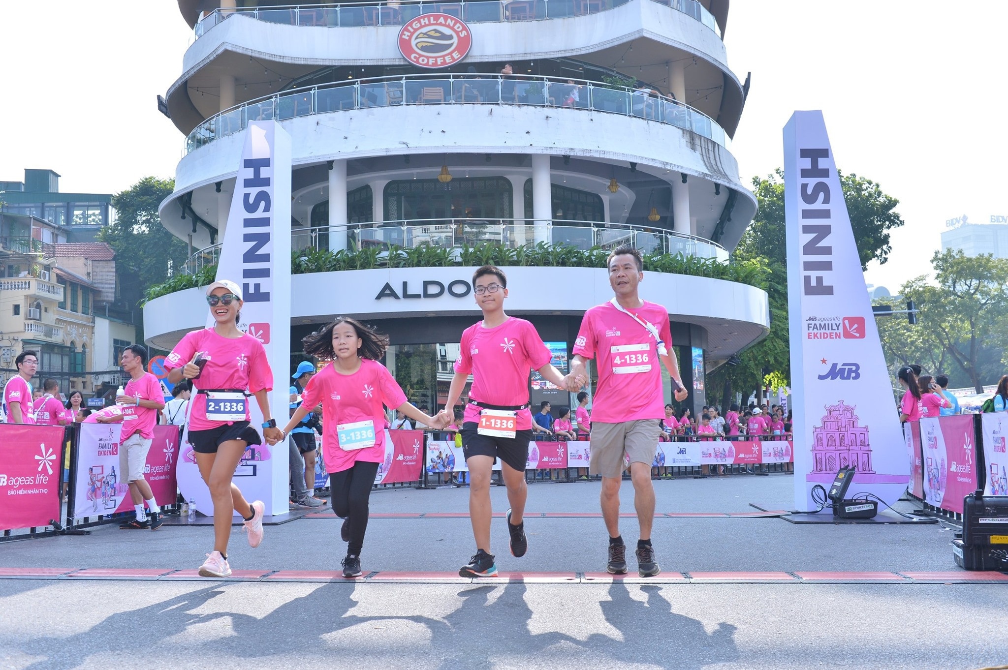 ung ho benh nhan ung thu,  chay bo anh 2