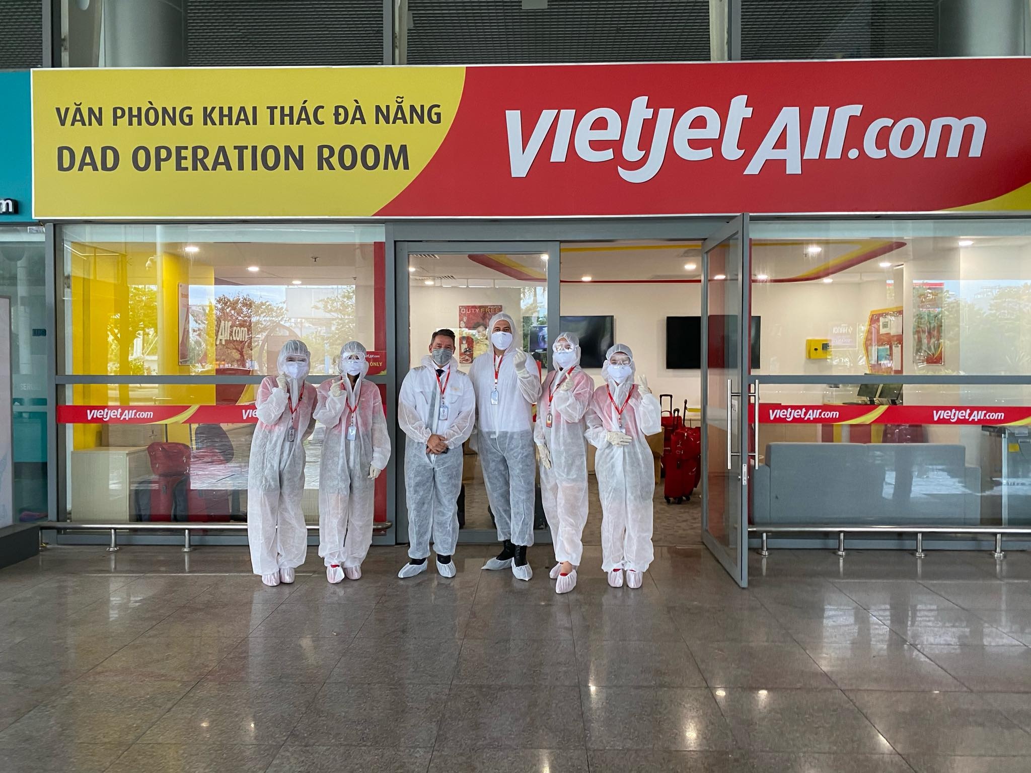Vietjet,  phi cong nuoc ngoai anh 2
