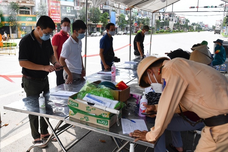 Thai Nguyen, Bac Giang ho tro nguoi dan, doanh nghiep qua Zalo hinh anh