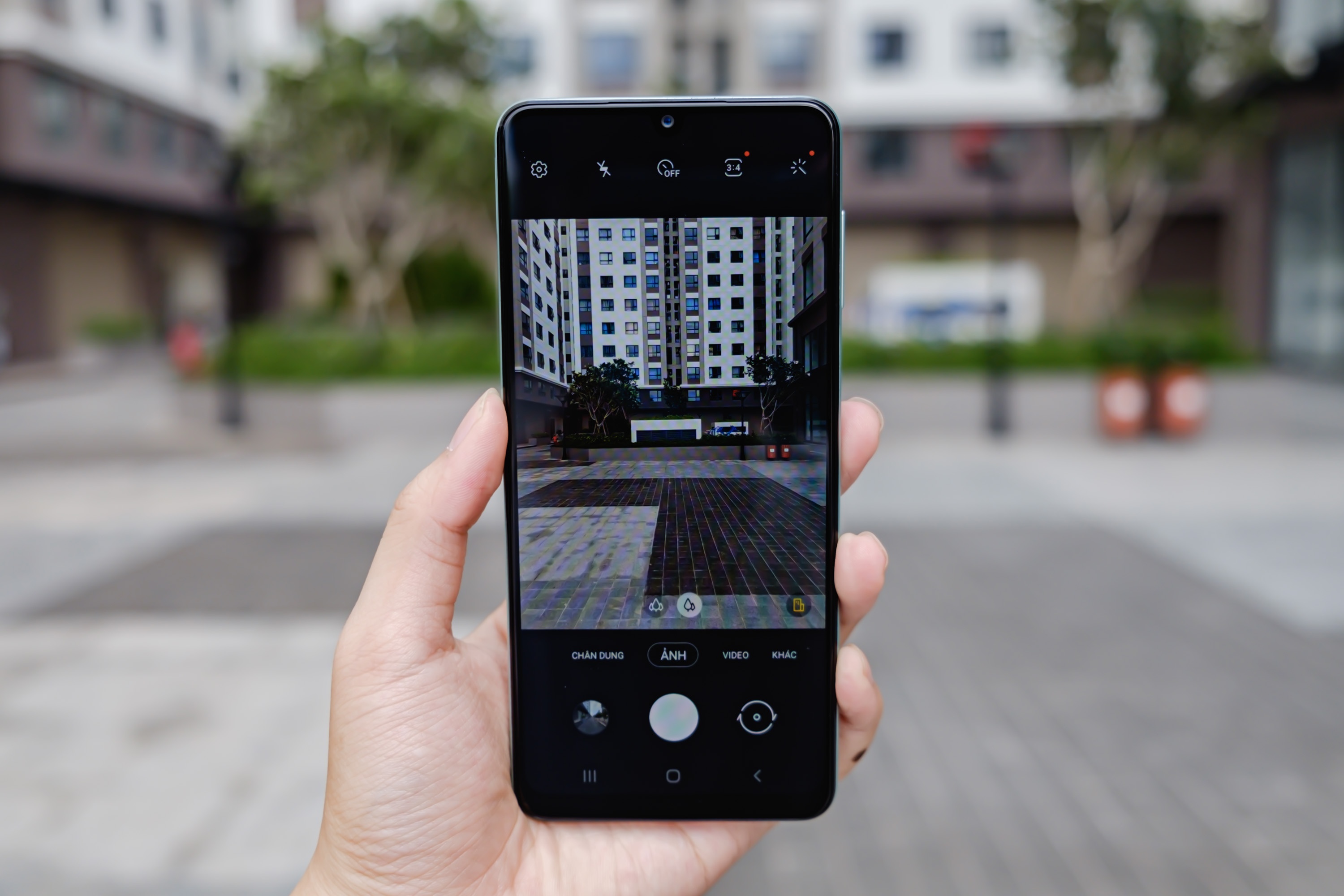 Camera chong rung,  smartphone tam trung anh 2