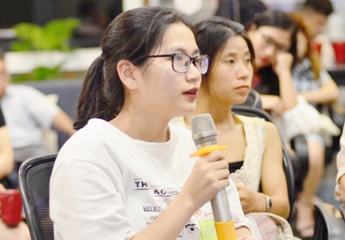 Chan dung nu sinh chuyen Van thuyet phuc hoi dong hoc bong VinUni hinh anh