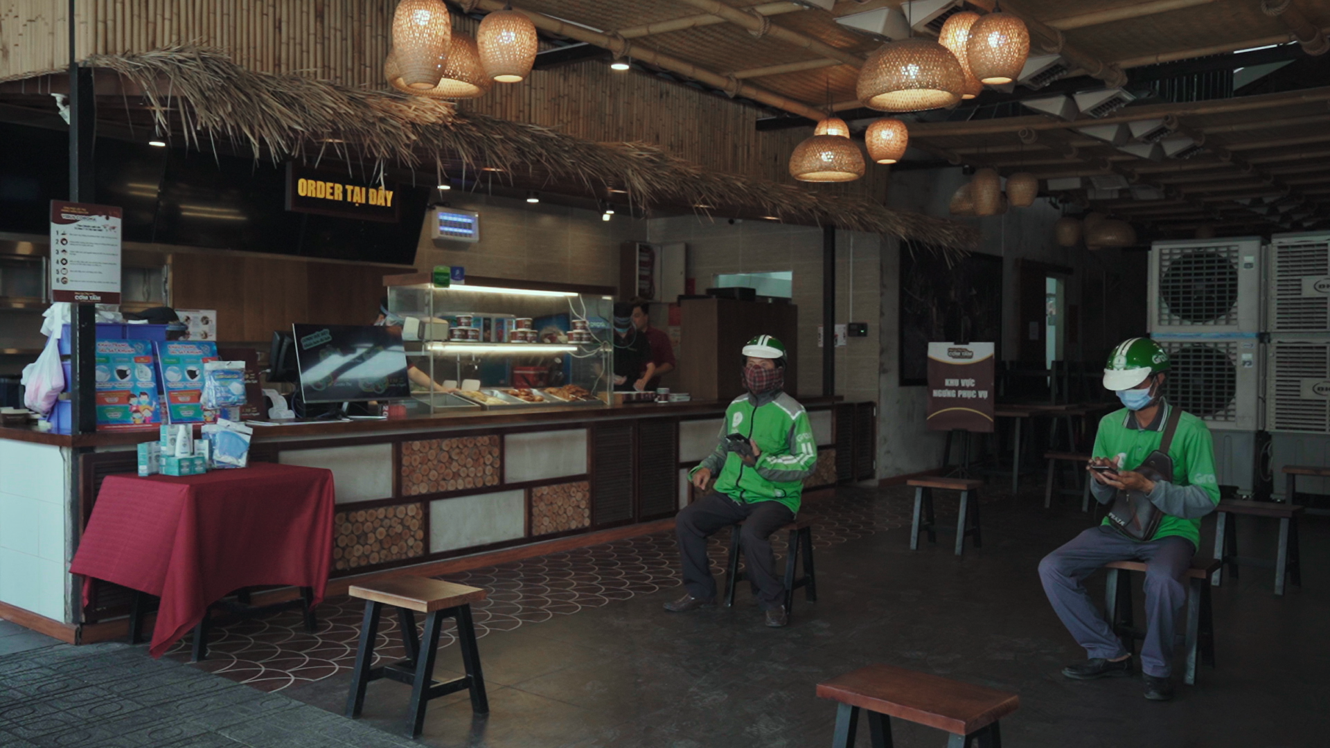 GrabFood,  GrabMart anh 2