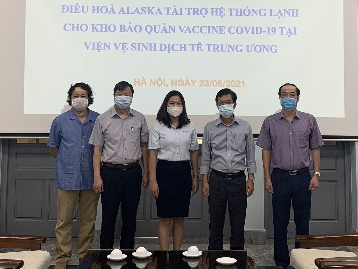 Dien lanh Alaska chung tay day lui Covid-19 hinh anh