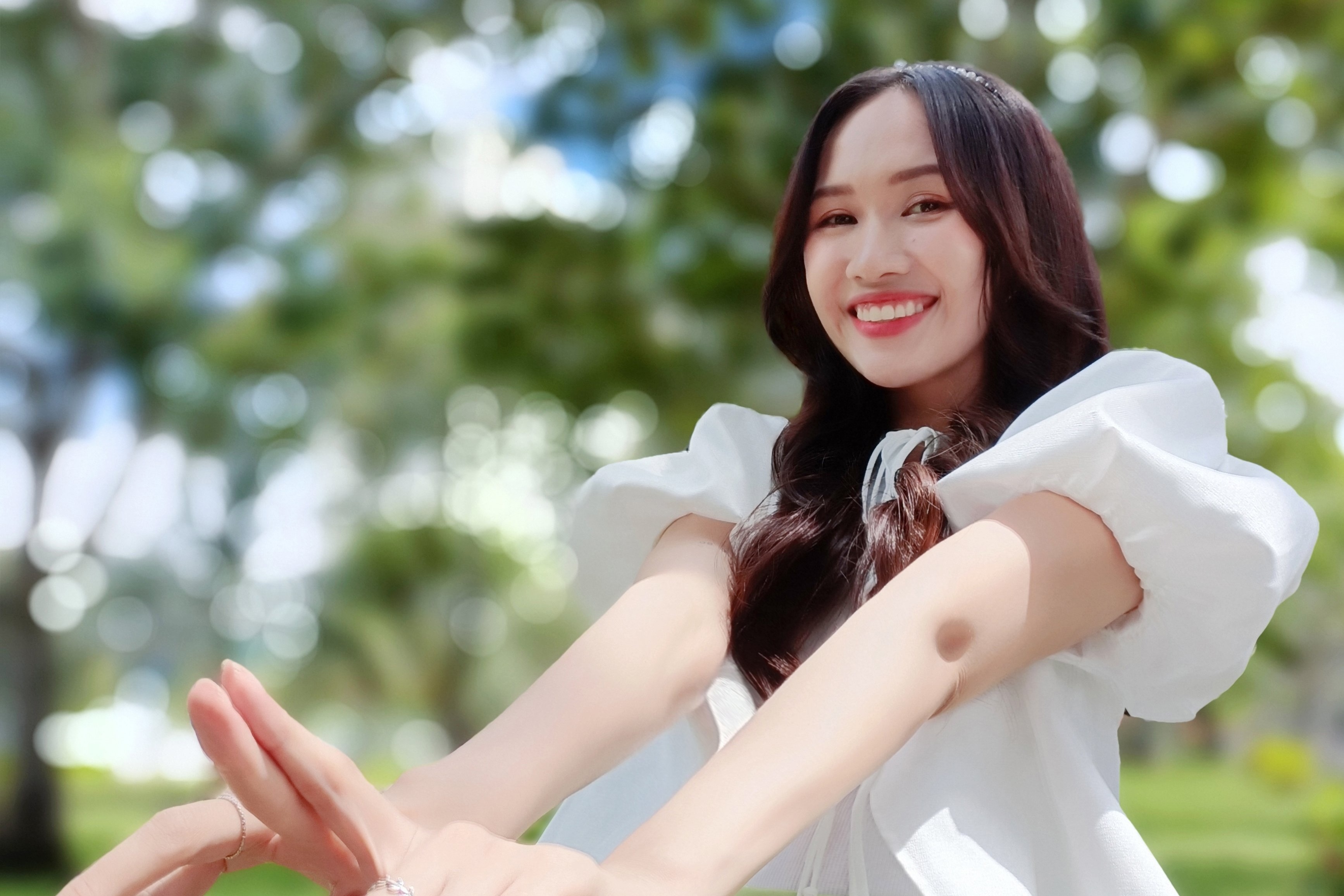 Oppo va tham vong ve nhung buc anh chan dung khong hau ky hinh anh