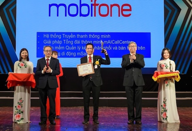 MobiFone vao top 10 doanh nghiep CNTT - vien thong tai Viet Nam hinh anh