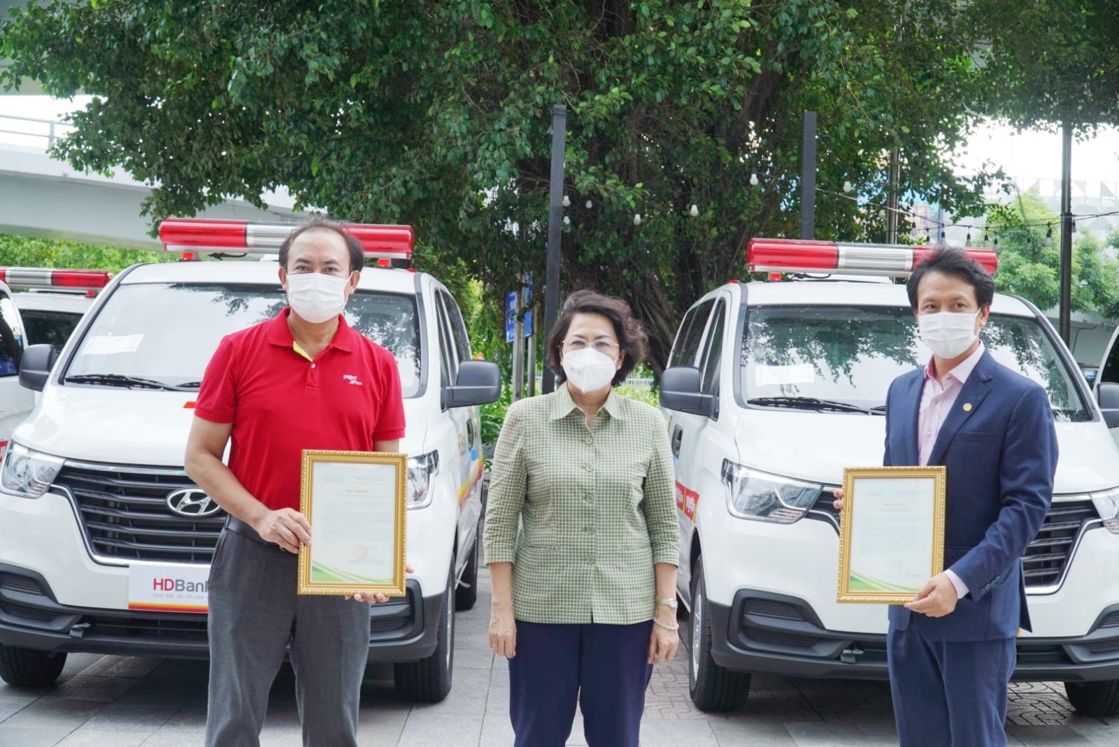 Tap doan Sovico tang xe cuu thuong anh 1