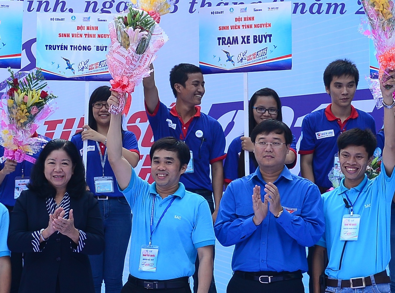 Thiên Long, Tiếp sức mùa thi ảnh 2 Thien Long, Tiep suc mua thi anh 2