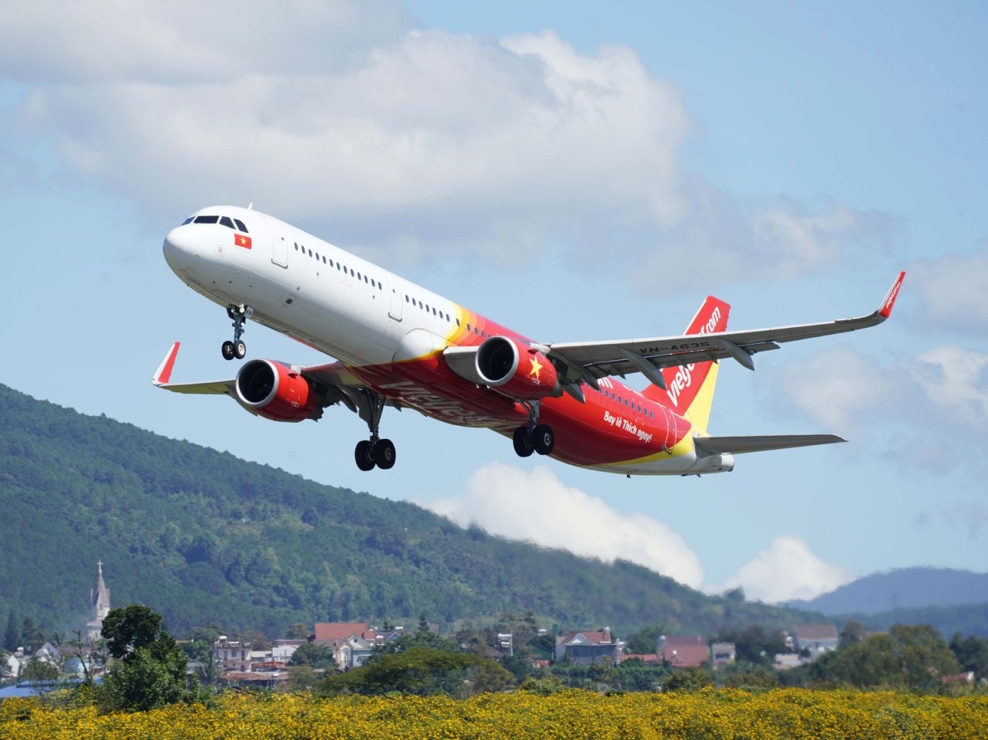 6 thang dau nam, Vietjet lai 127 ty dong hinh anh