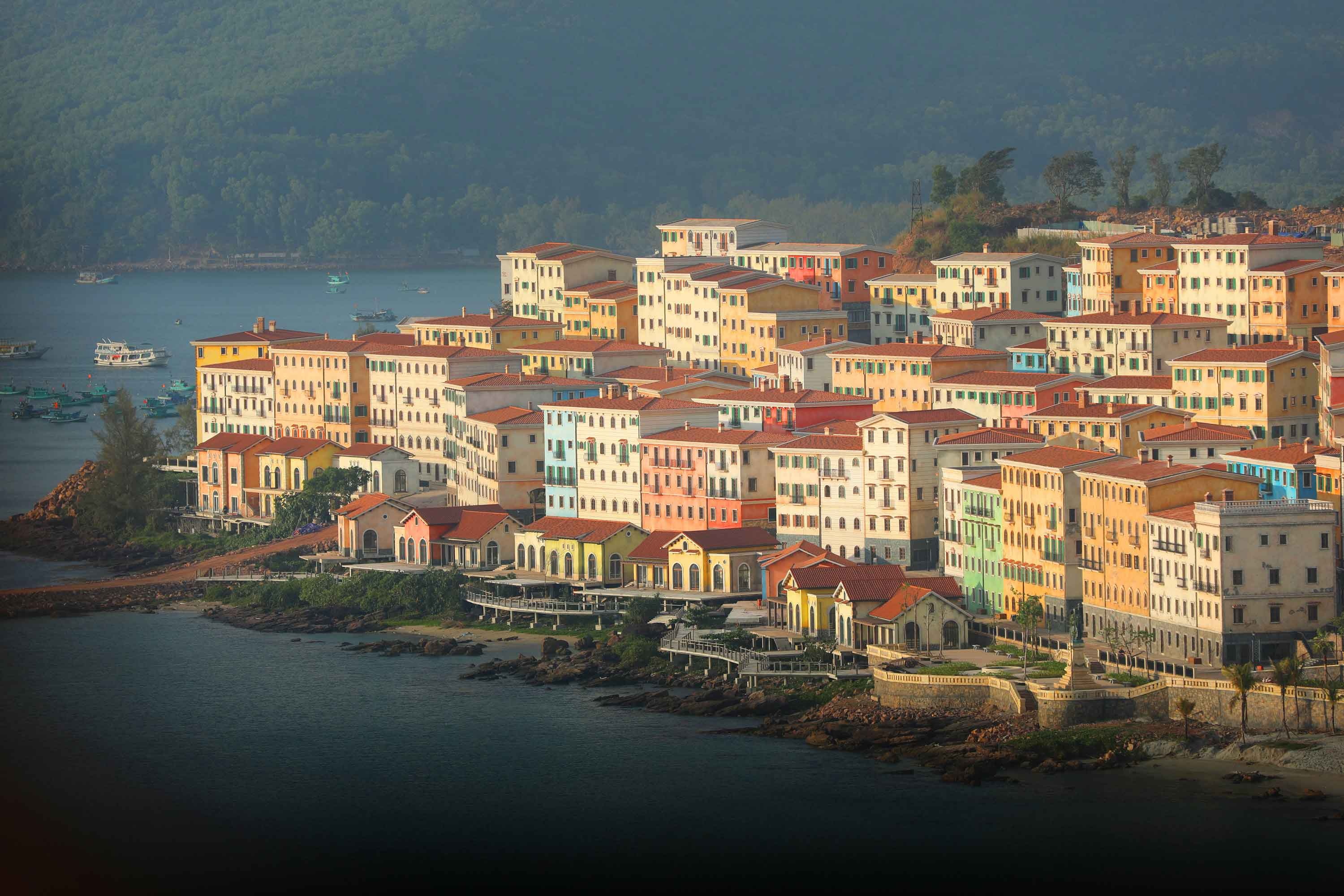 Vi sao nam Phu Quoc duoc menh danh la trung tam moi cua dao ngoc? hinh anh