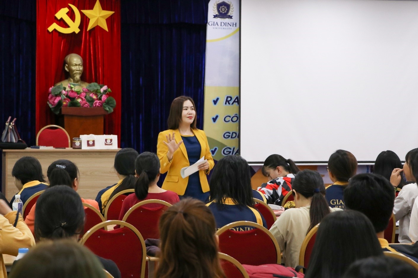 Dai hoc Gia Dinh tuyen sinh anh 3