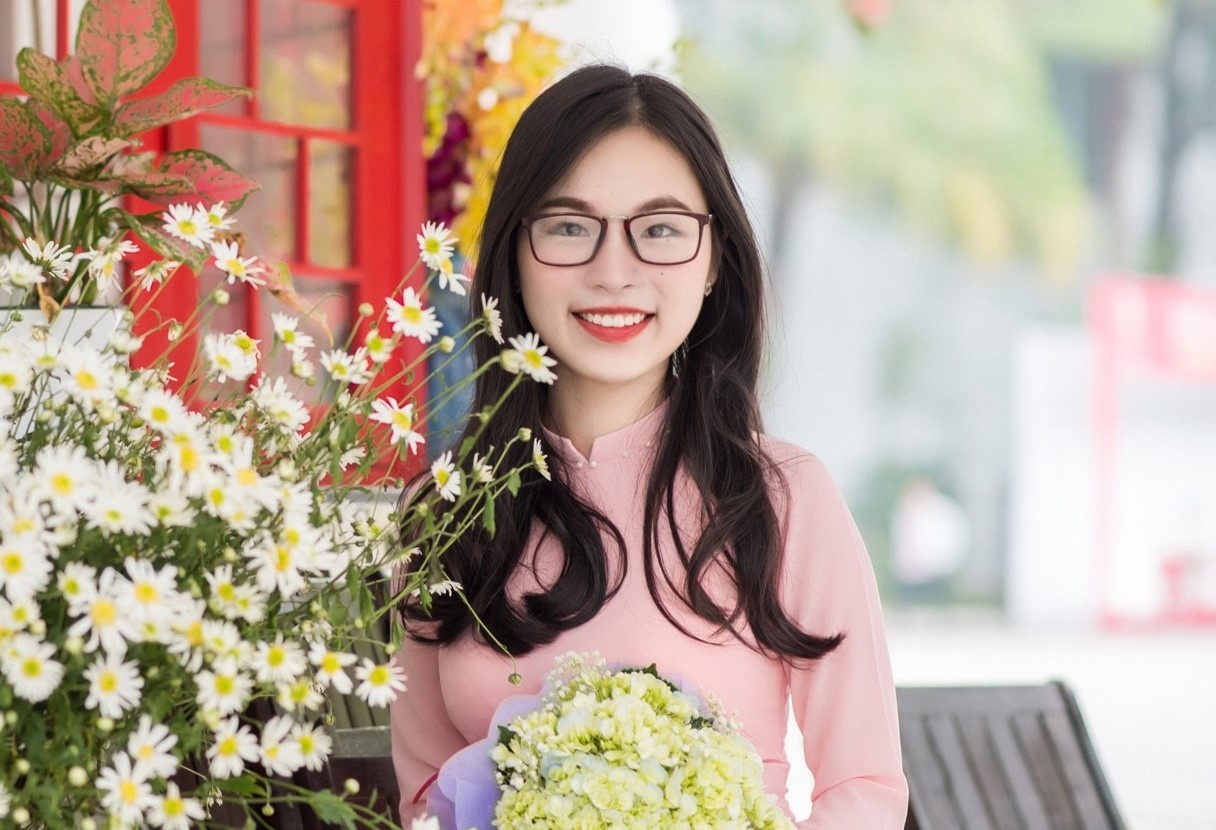 Hoc bong Vingroup dan loi sinh vien den cac chuong trinh tien si hinh anh