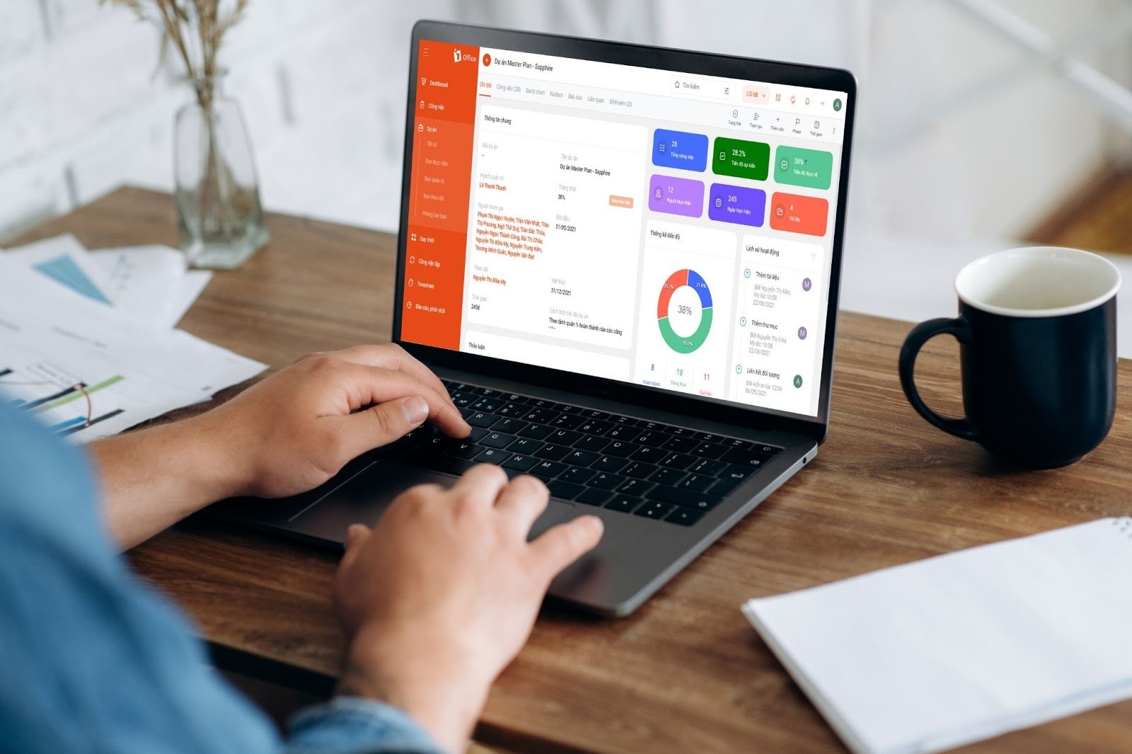 Quan tri doanh nghiep thoi dich voi phan mem 'Make in Vietnam' hinh anh