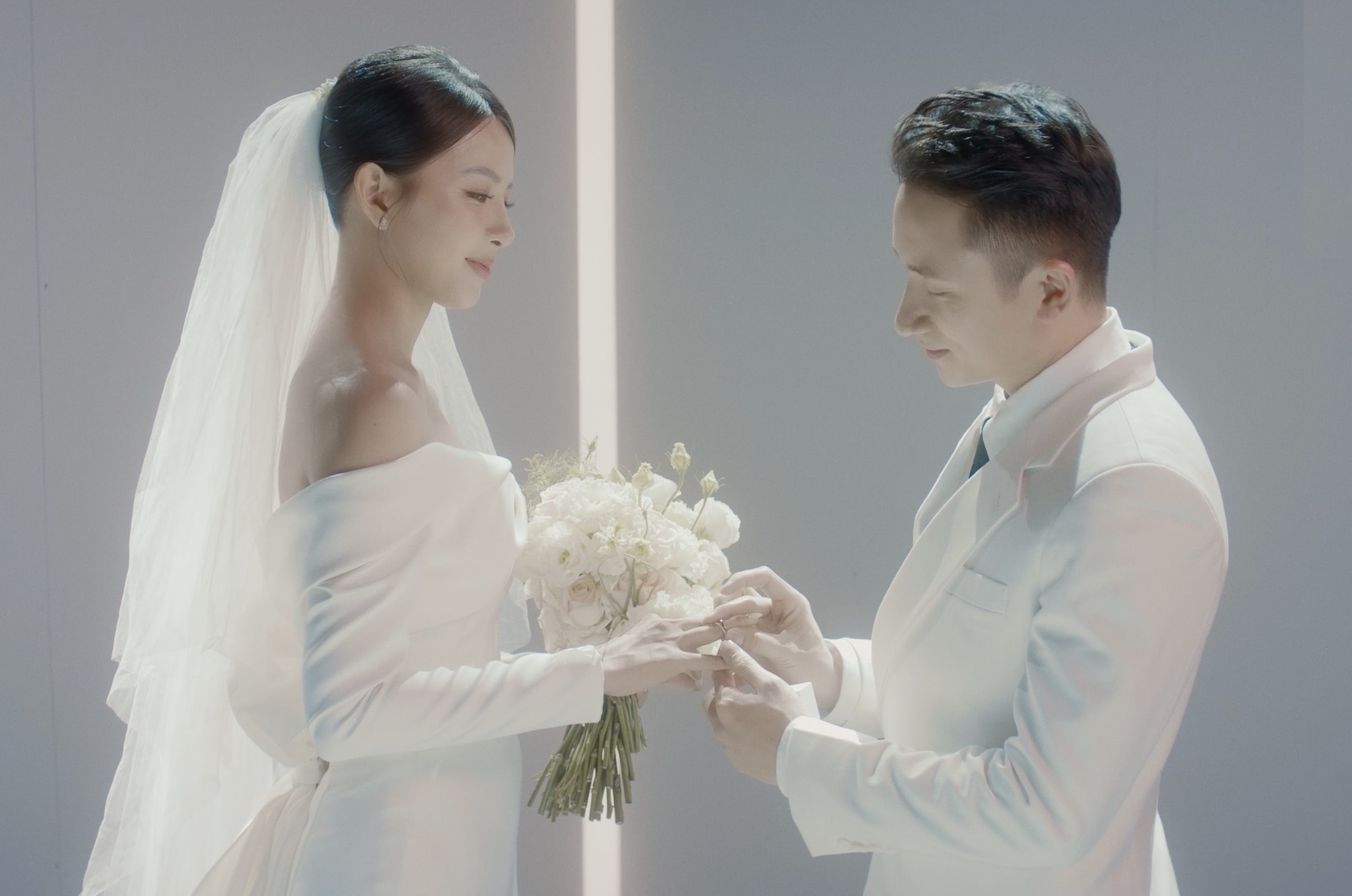 Phan Manh Quynh viet tang vo ca khuc ngot lim tim hinh anh