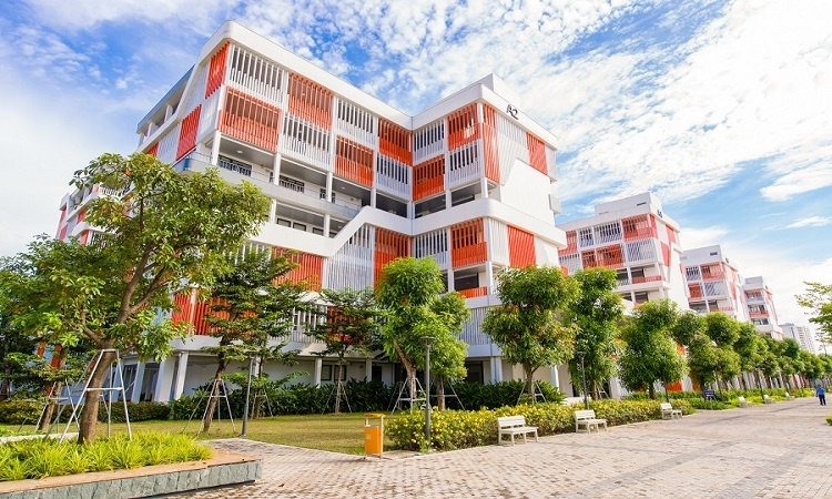 Cong nghe ao, loi ich that trong giao duc hinh anh