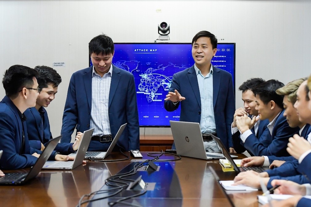 'Nguoi gac cong' cua khong gian mang Viet Nam hinh anh